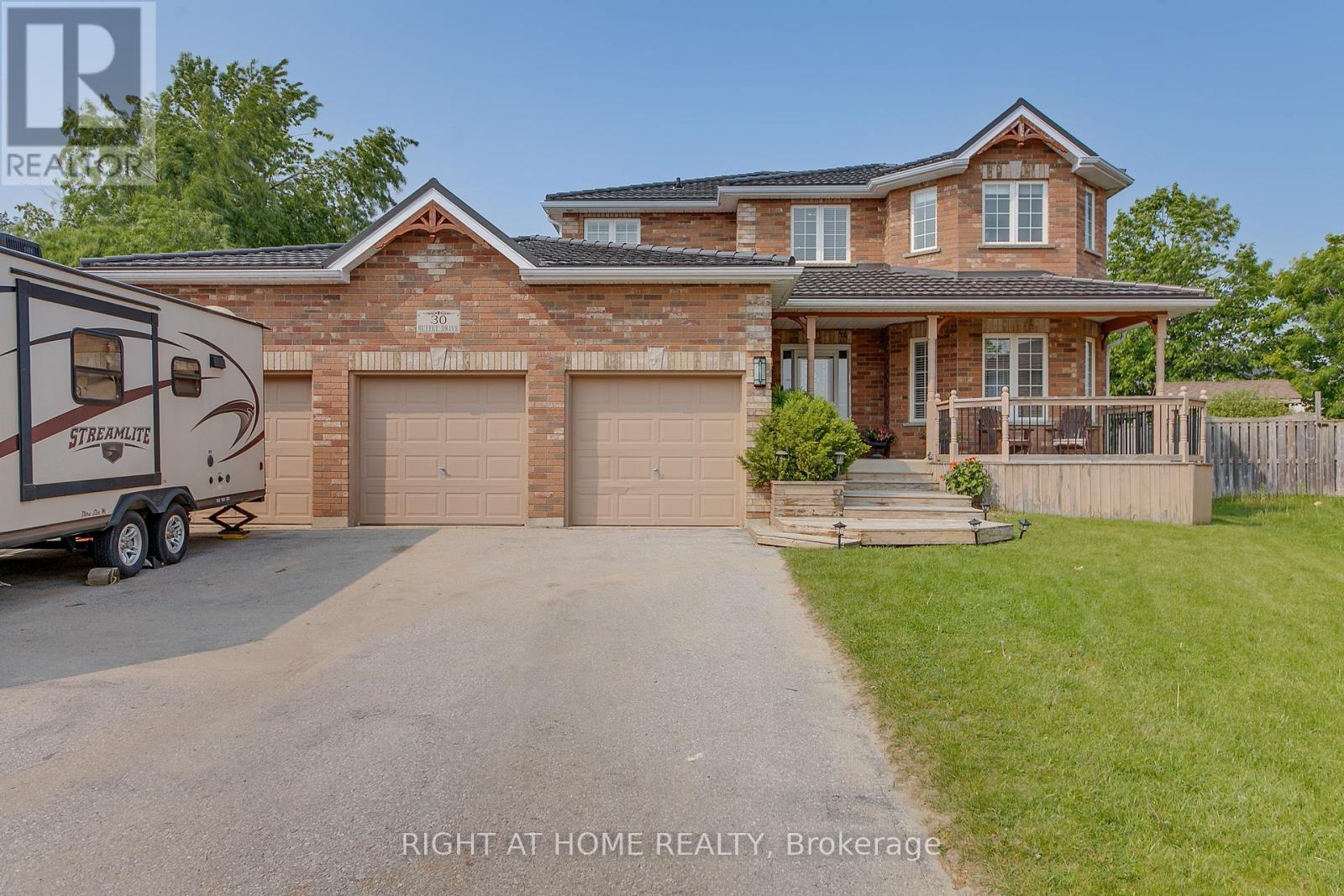 30 Ruffet Dr, Barrie, ON L4N 0P1