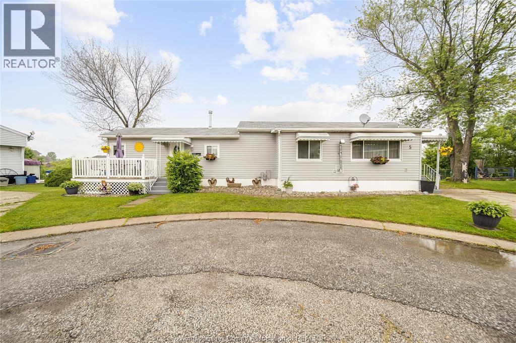 5 Elm Ct, Essex, ON N0R 1J0