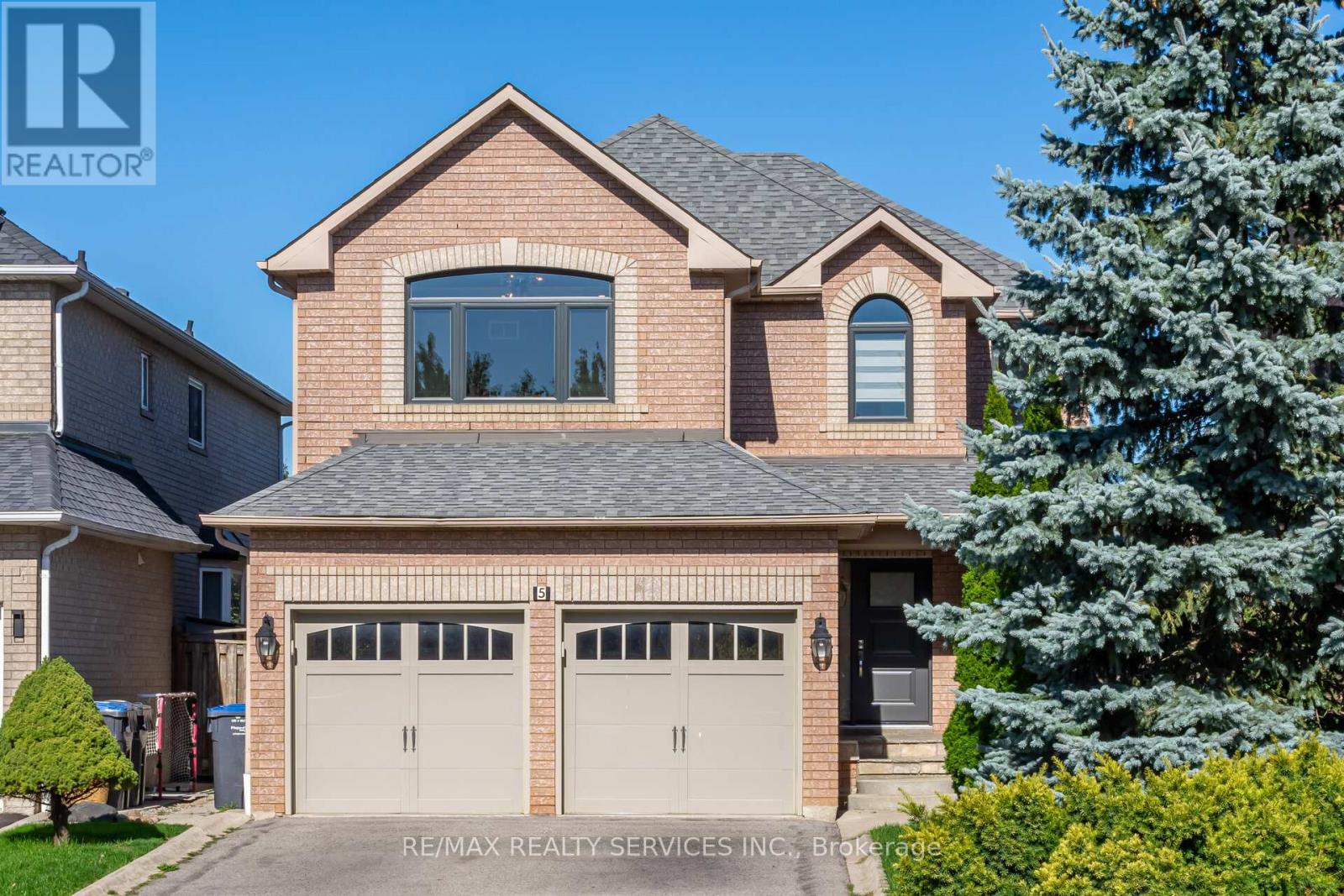 5 Melrose Gdns, Brampton, ON L7A 1J7