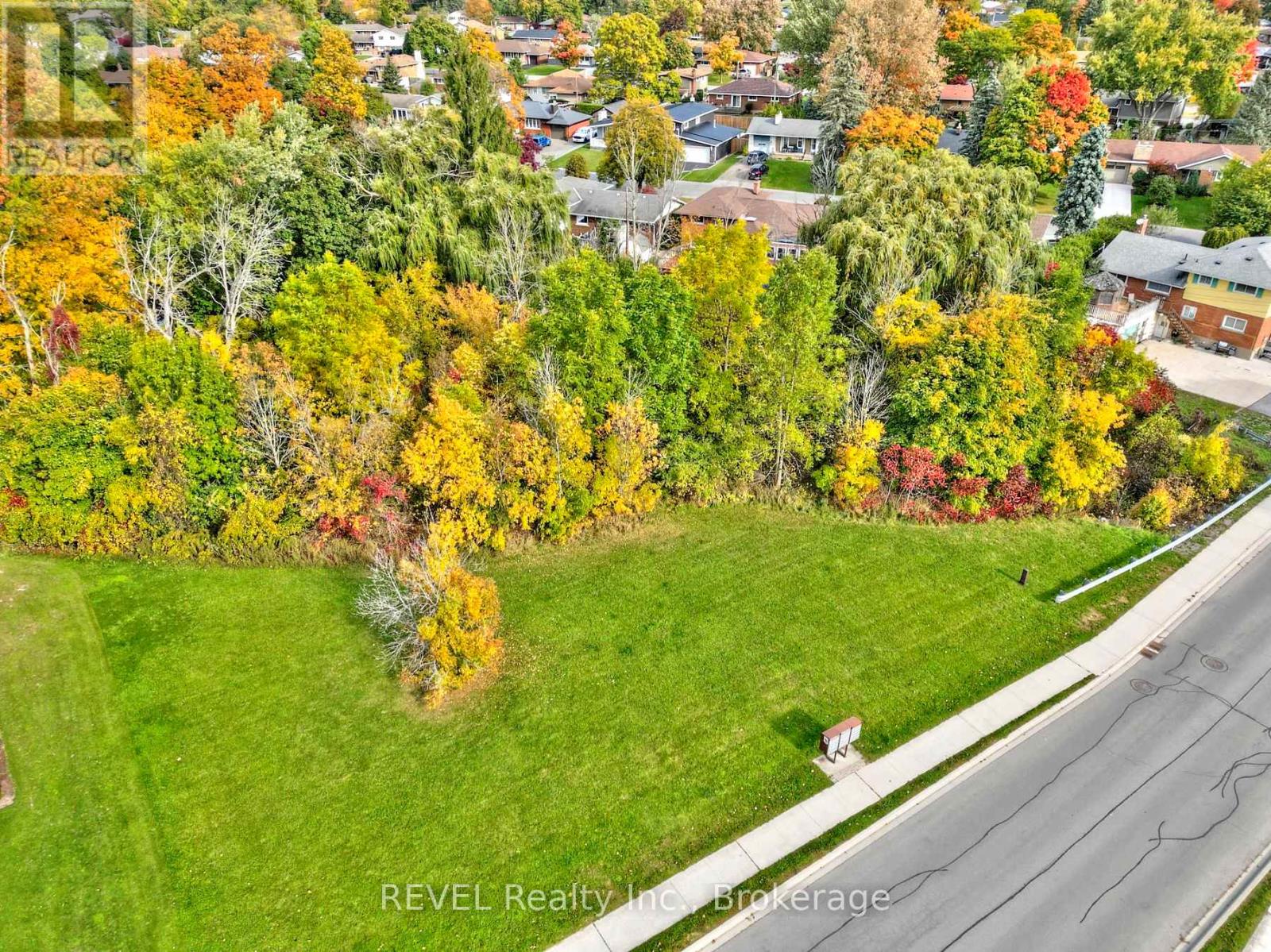 55-63 Colbeck Dr, Welland, ON L3C 7B2