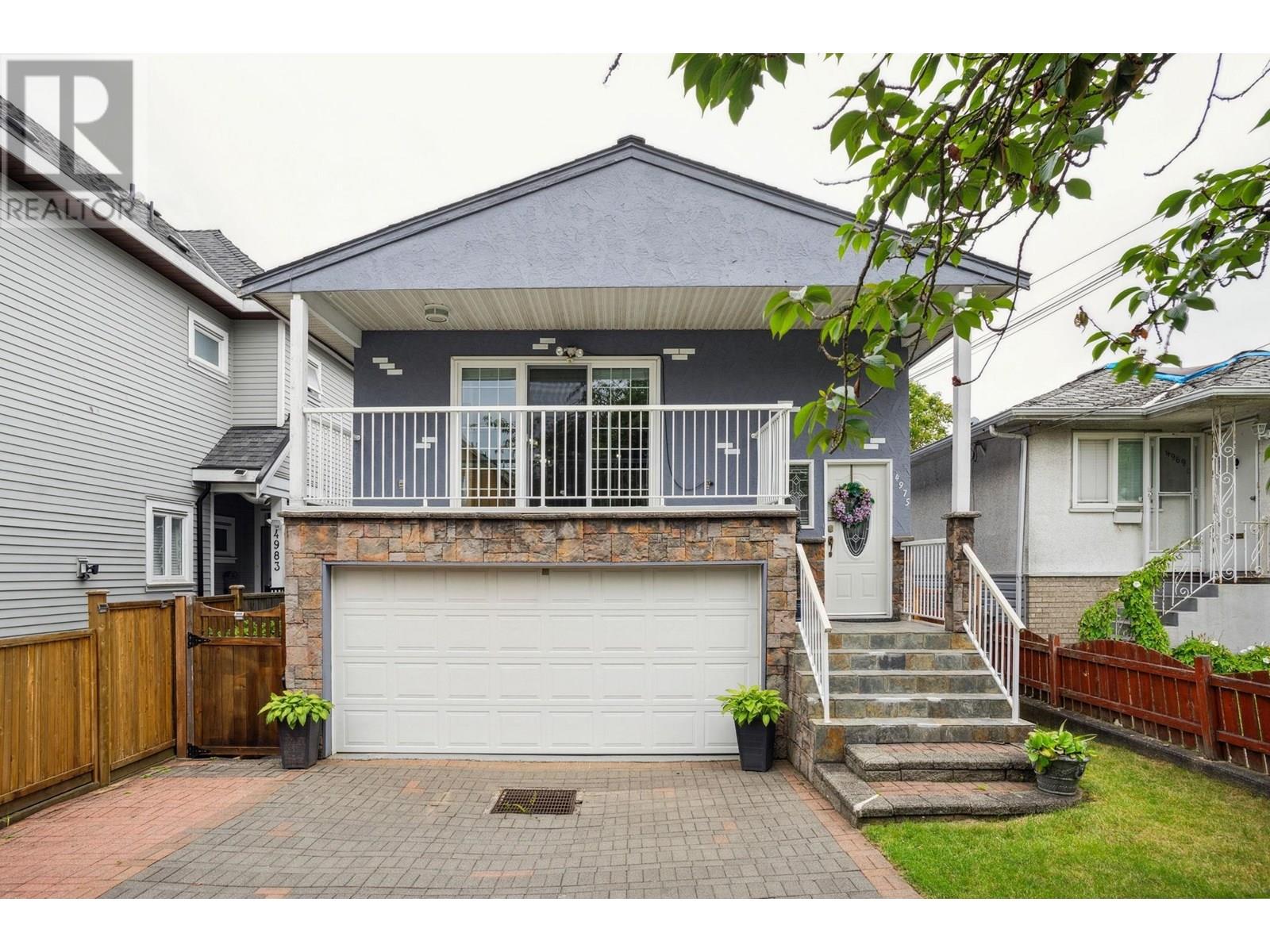 4975 Moss St, Vancouver, BC V5R 3T5