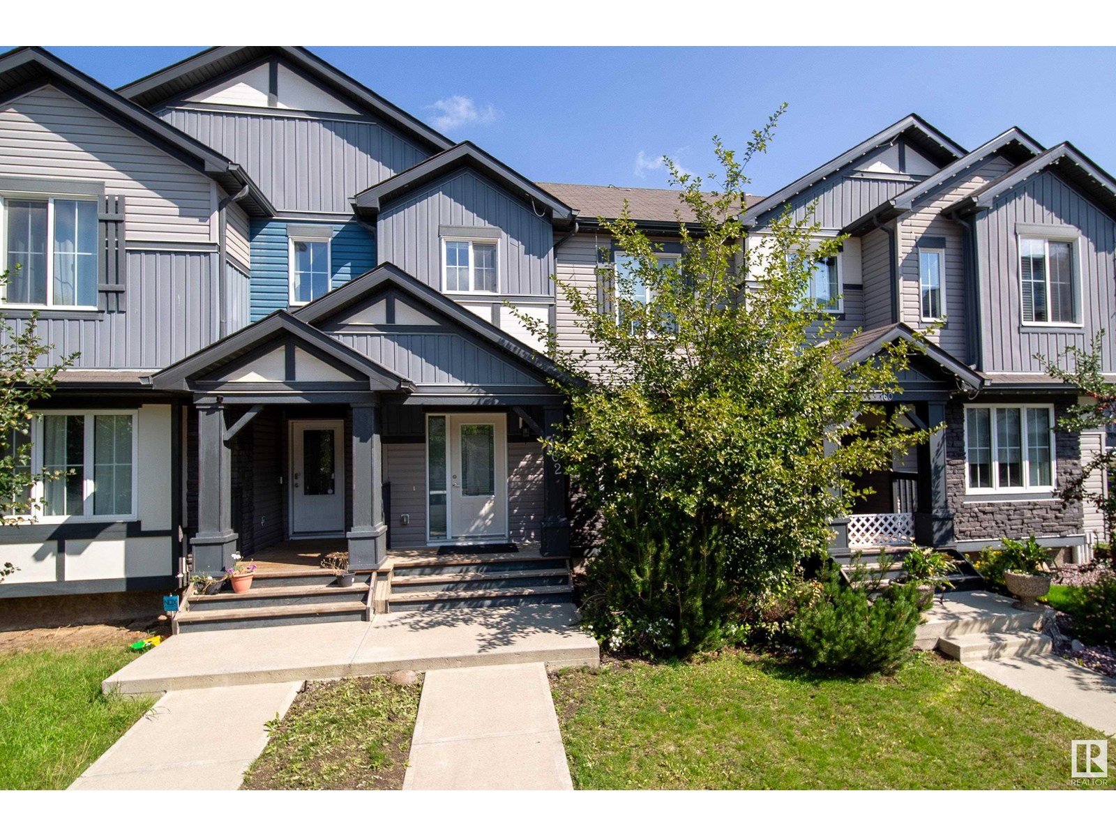 162 Desrochers Ga SW, Edmonton, AB T6W 3H8