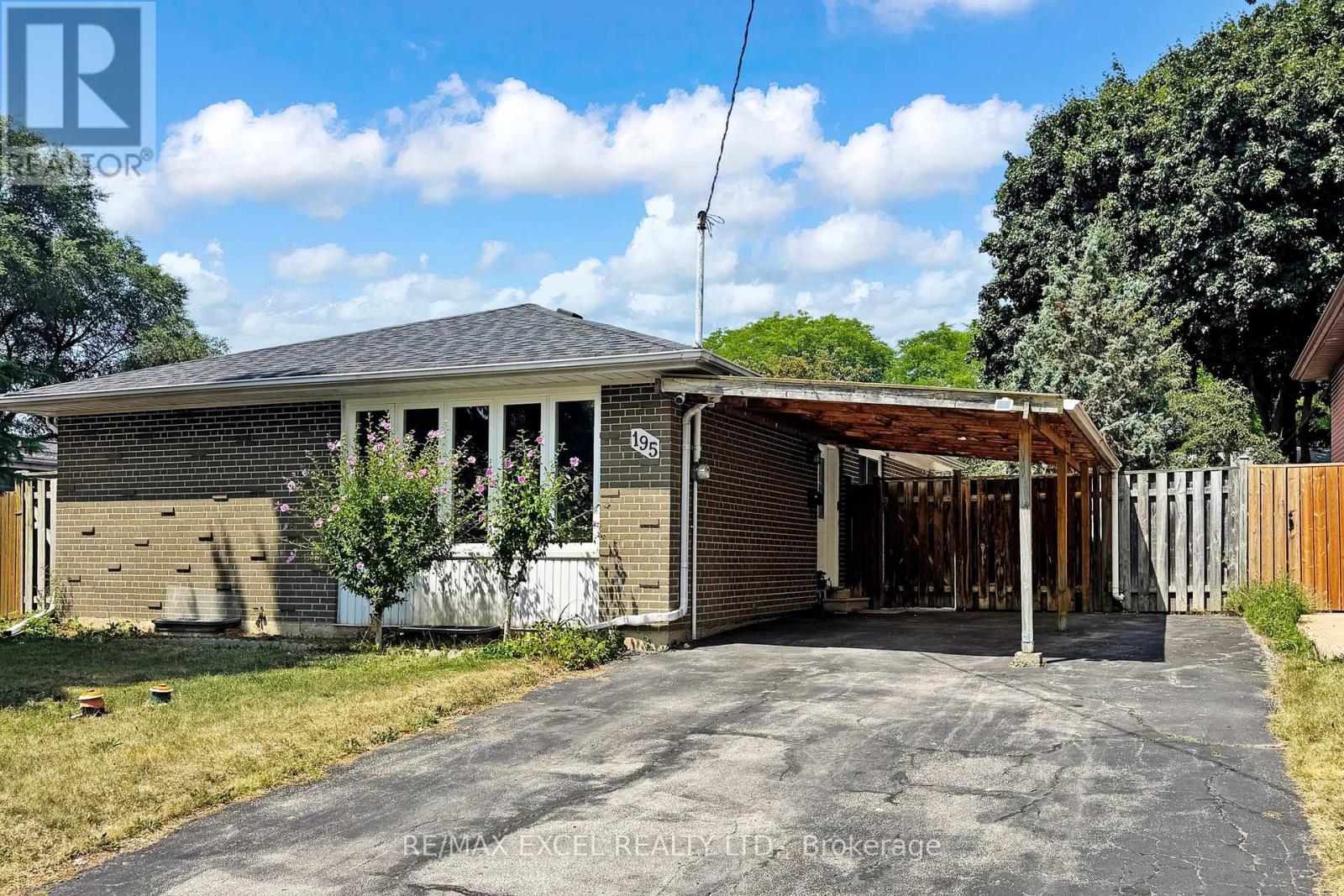 195 Roywood Dr, Toronto, ON M3A 2E5
