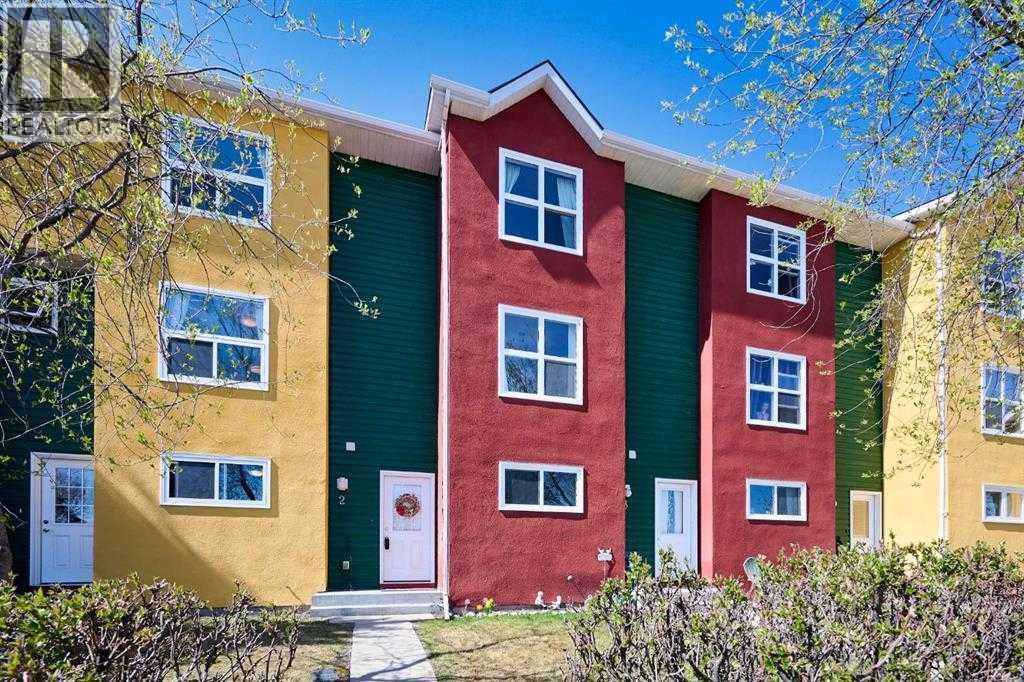 7 Westland Road Unit 2, Okotoks, AB T1S 1Z1