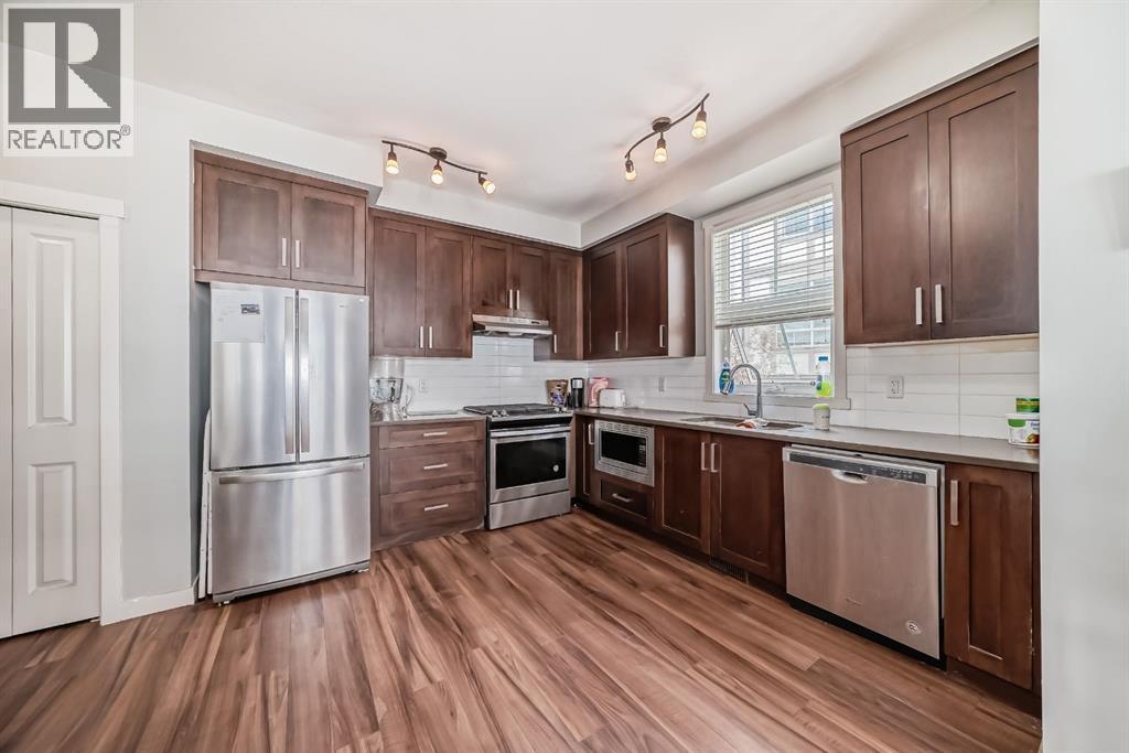 206 Sherwood Ln NW, Calgary, AB T3R 0V3