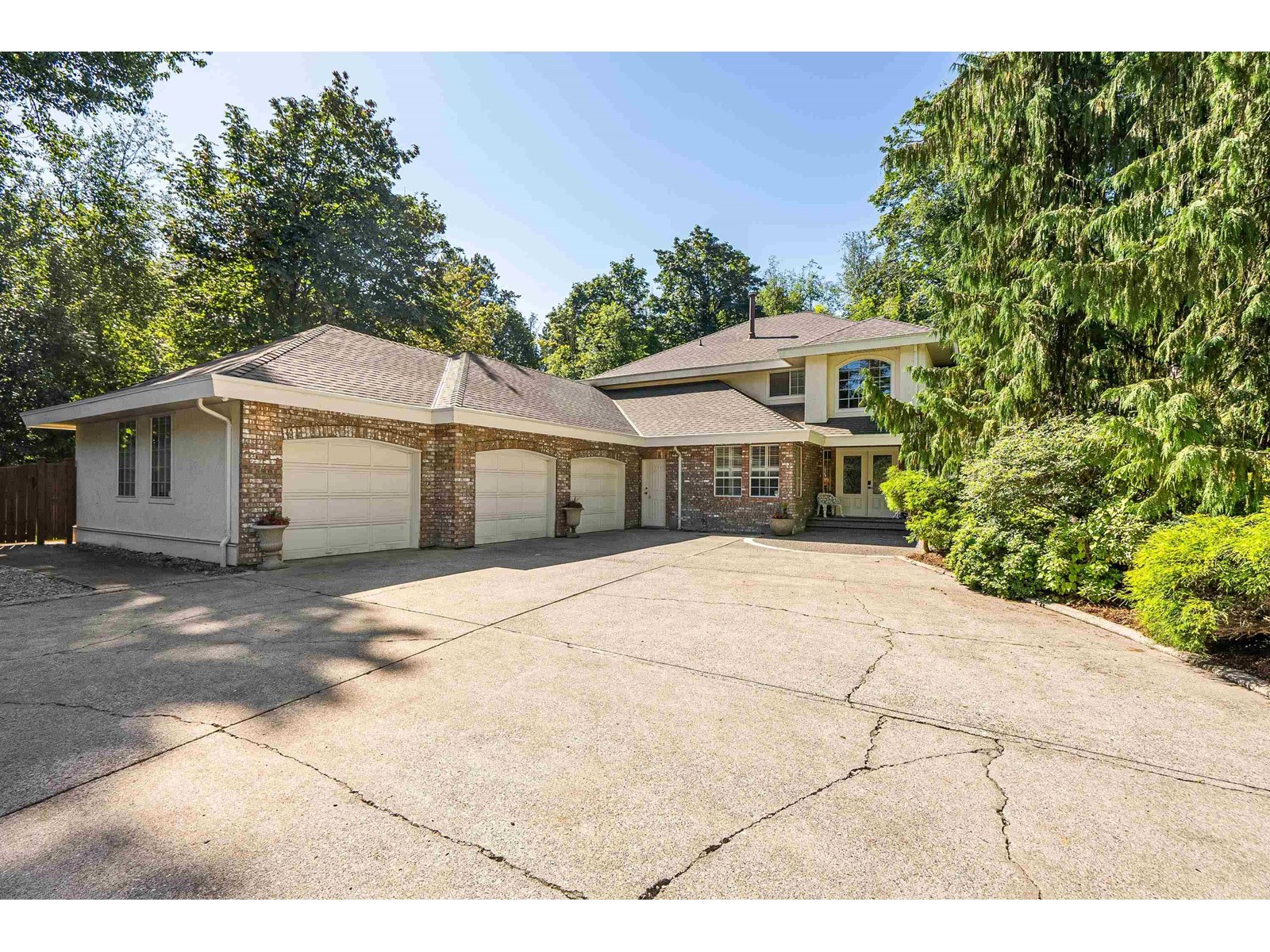 32586 Verdon Way, Abbotsford, BC V2T 7Y3