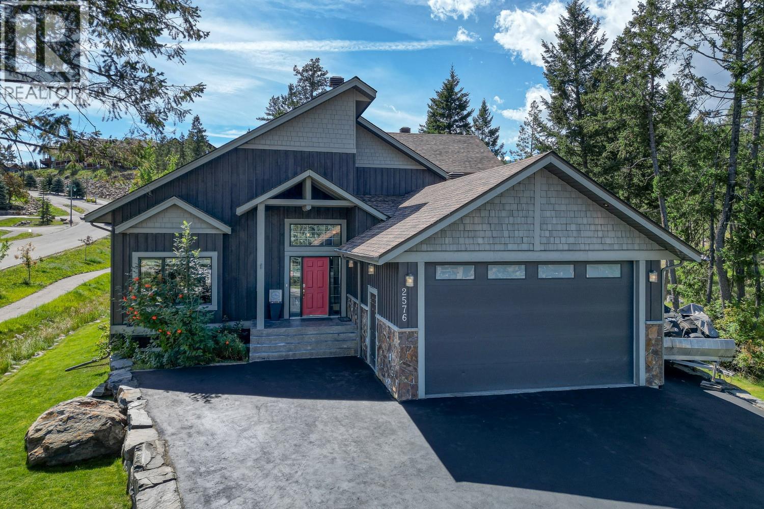 2576 Sandstone Grn, Invermere, BC V0A 1K6