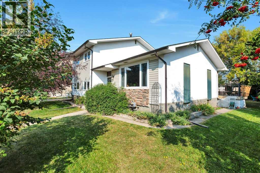 53 Avenue Unit 5436, Lacombe, AB T4L 1L4