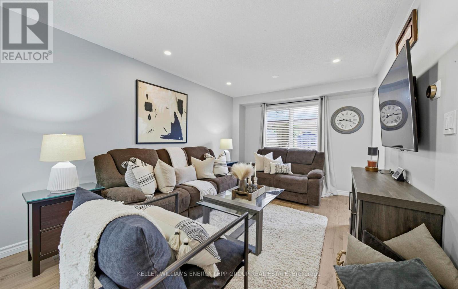 73 Cecil Found Cres, Clarington, ON L1E 2W1