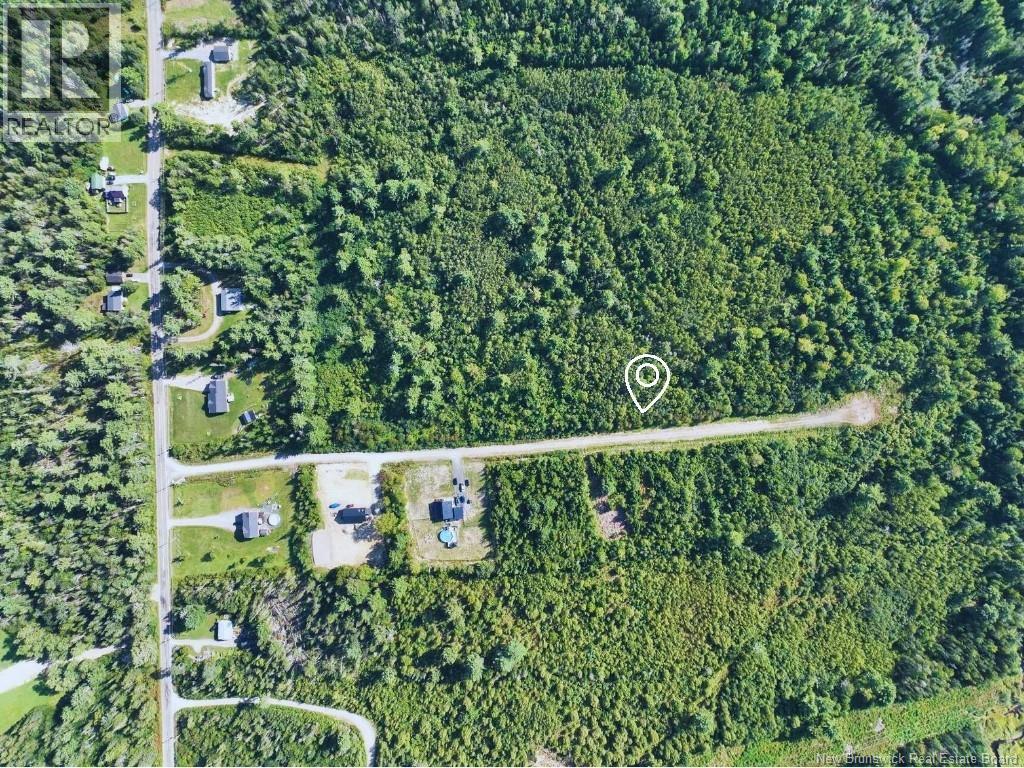 2 Crest Ave, Heathland, NB E3L 5C1