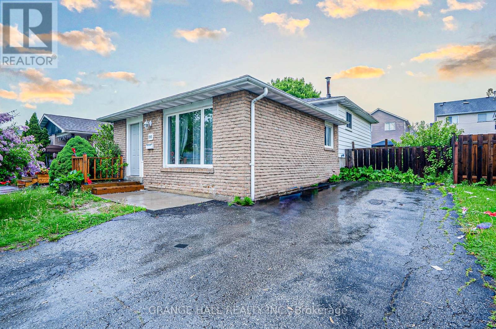 195 Keefer Rd, Thorold, ON L2V 4N3