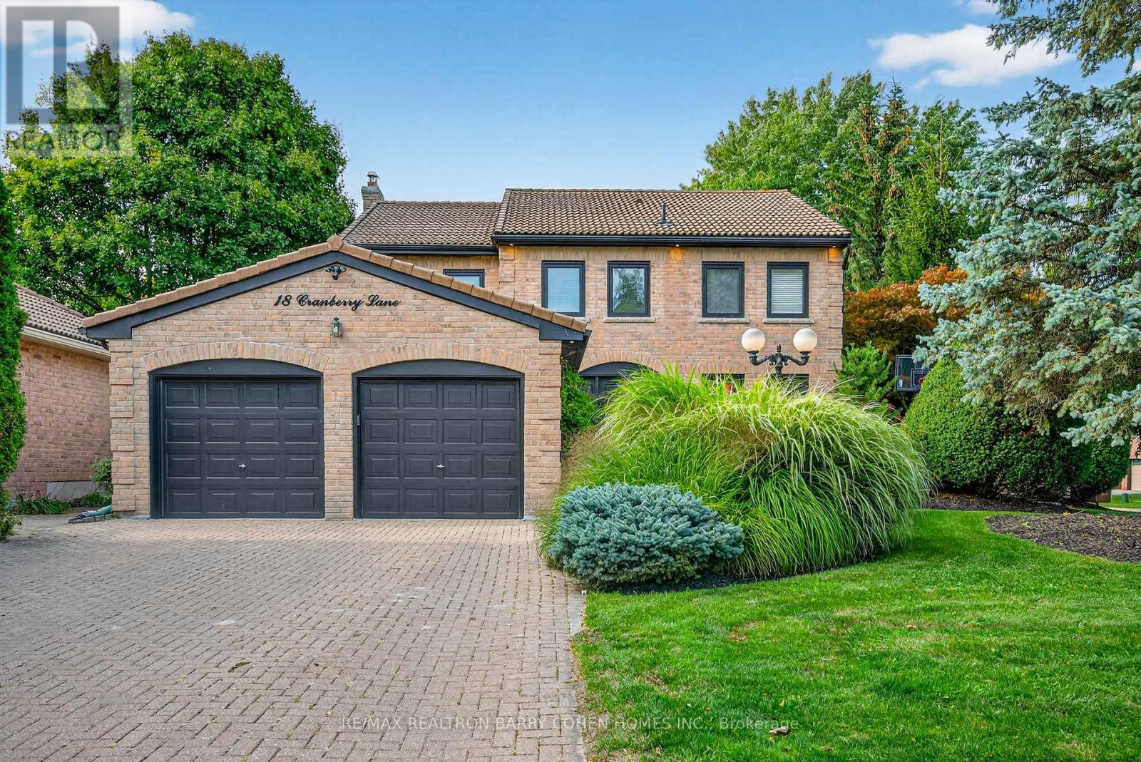 18 Cranberry Ln, Aurora, ON L4G 5Y1