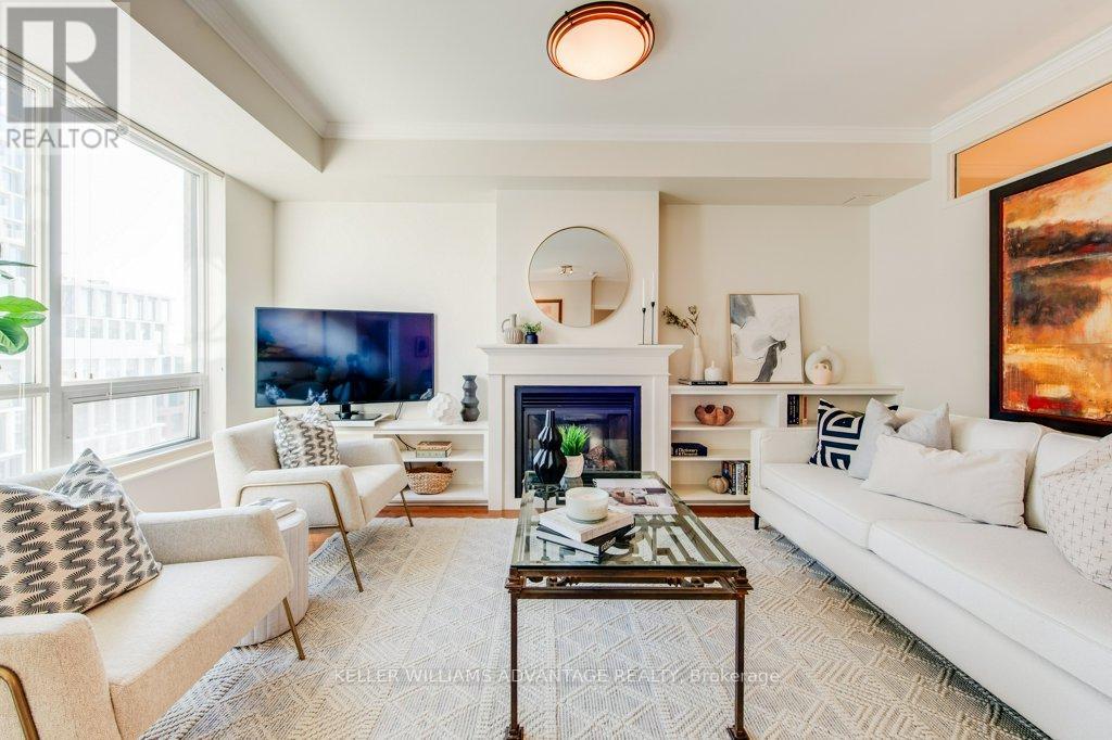 802 20 Scrivener Sq, Toronto, ON M4W 3X9