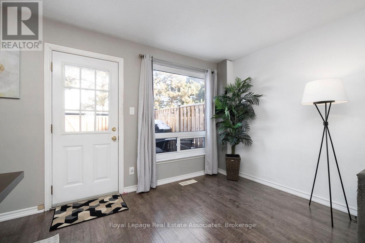 22 44 Village Ct, Brampton, ON L6W 1A6