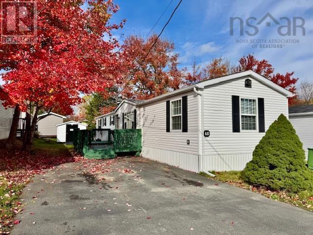 48 Stanley St, Middle Sackville, NS B4E 1E9
