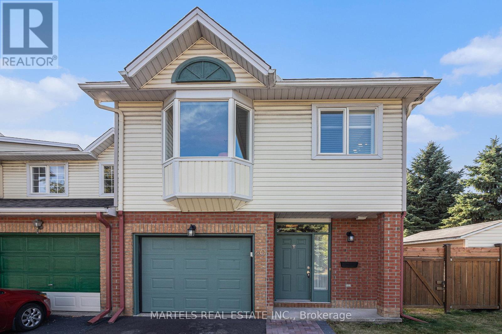 40 Santa Cruz Private, Ottawa, ON K1G 6M4