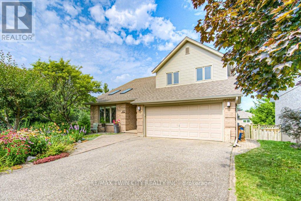 482 Appledale Cres, Waterloo, ON N2T 1V6