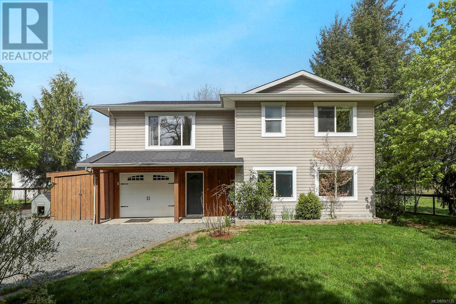 5252 Headquarters Rd, Courtenay, BC V9N 5M6