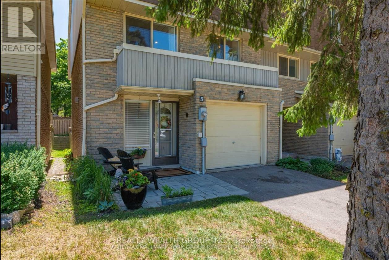 103 5 Poplar Cres W, Aurora, ON L4G 3M4