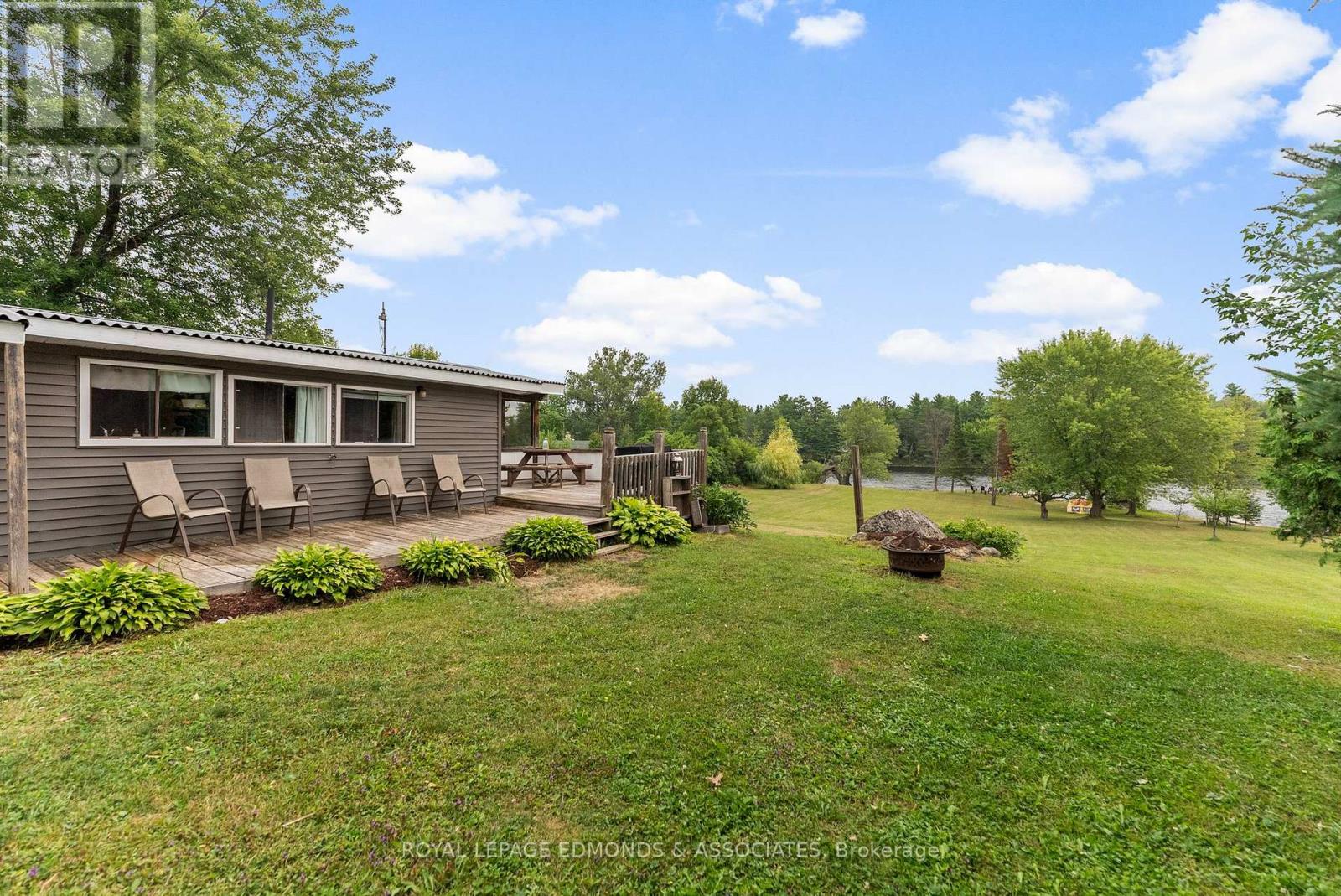 182 Greenway Dr, Whitewater Region, ON K0J 2L0