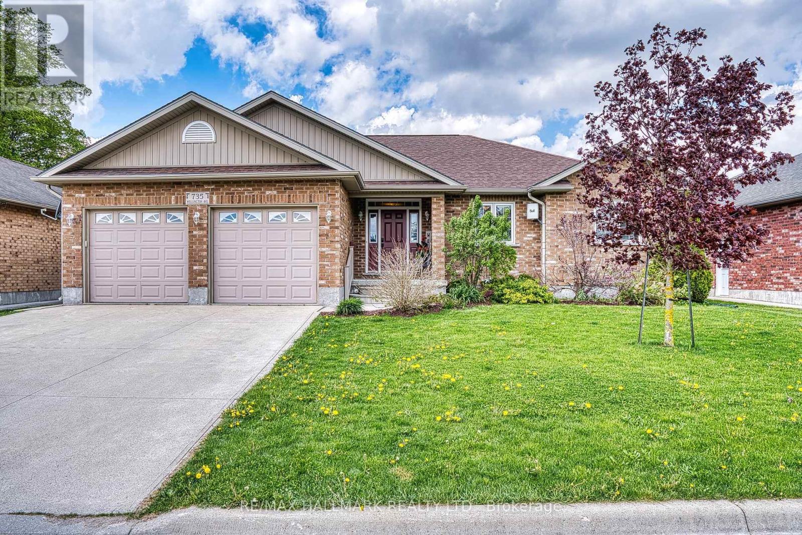 735 Wellington Ave S, North Perth, ON N4W 3S8