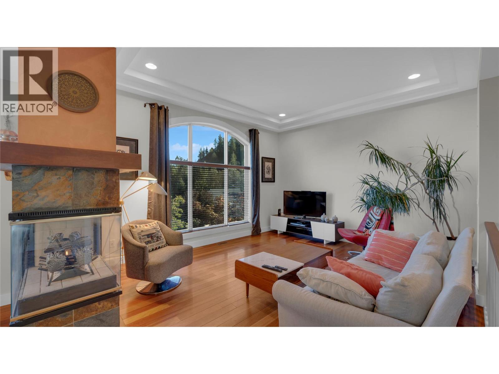 3065 Lakeview Cove Rd, West Kelowna, BC V1Z 3P6
