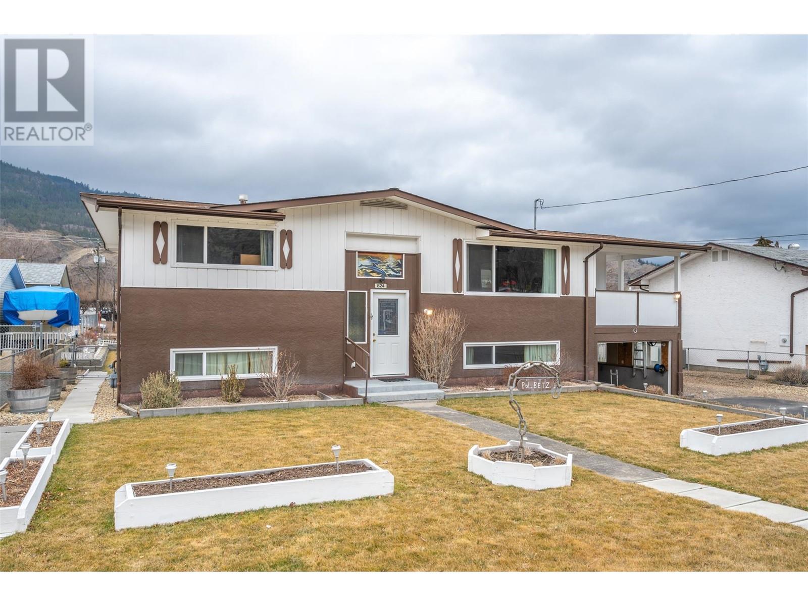 824 Birch St, Okanagan Falls, BC V0H 1R0