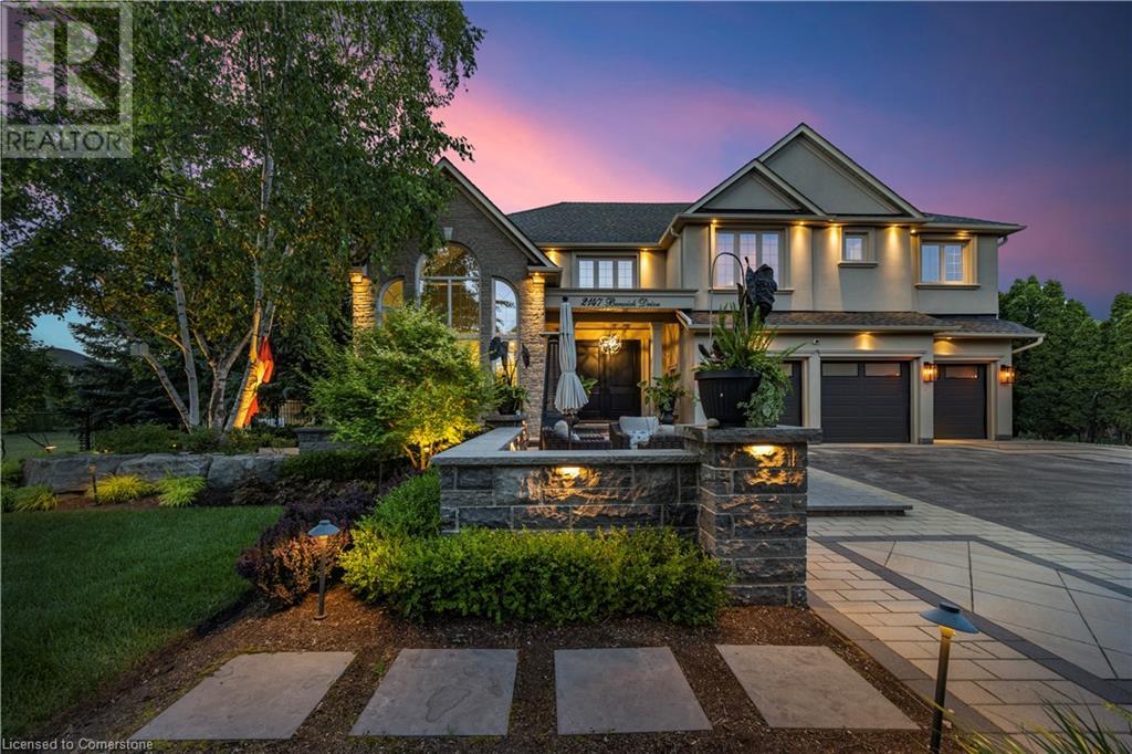 2147 Berwick Dr, Burlington, ON L7M 4B2