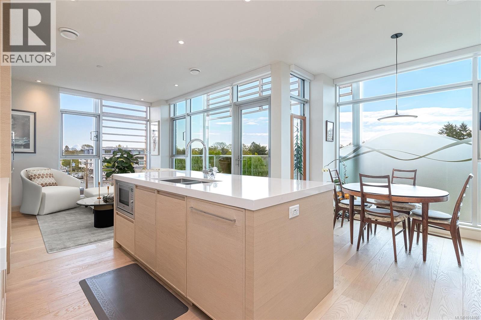 1916 Oak Bay Ave Unit 405 Ave, Victoria, BC V8R 1C7