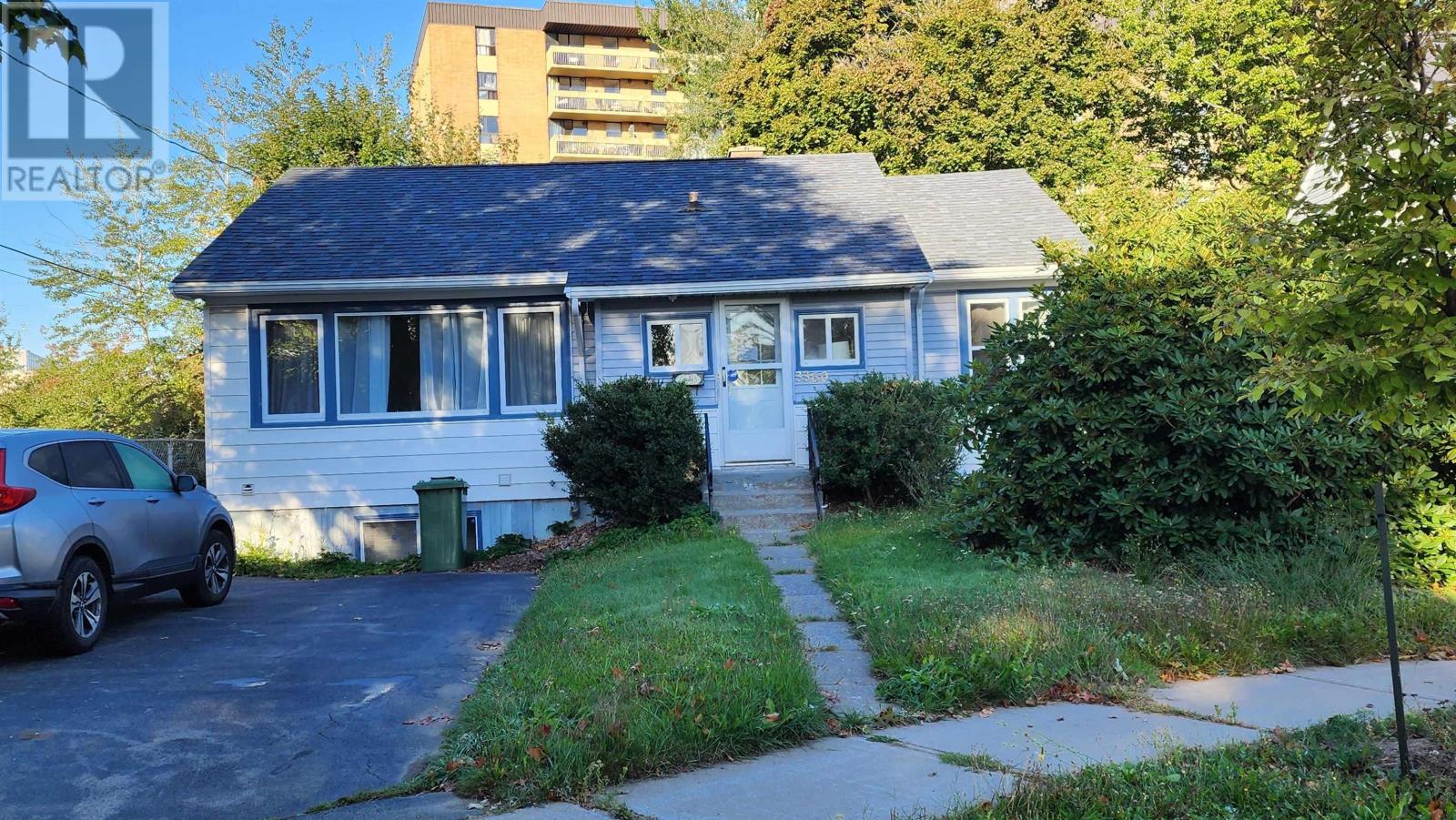 3360 St Andrews Ave, Halifax, NS B3L 3Y1
