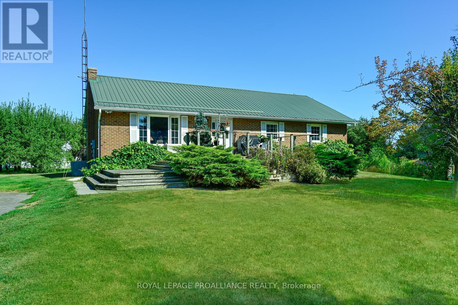 1844 County Road 2 Rd, Edwardsburghcardinal, ON K0E 1T1