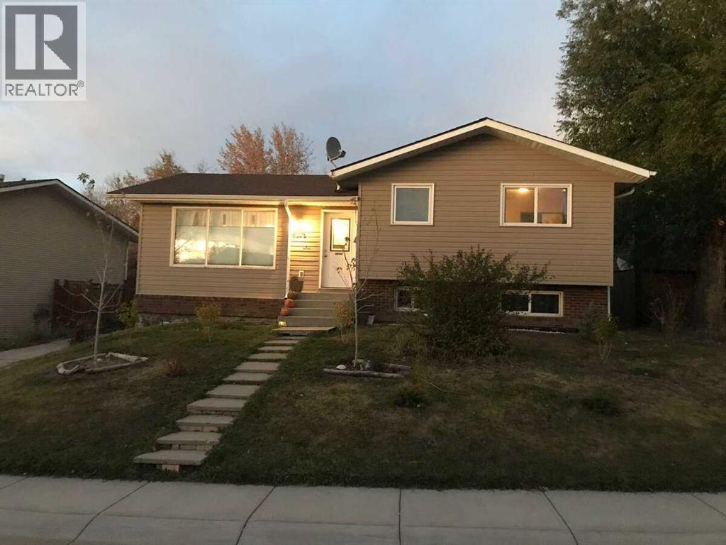 38 Street Crescent Unit 5232, Innisfail, AB T4G 1G7