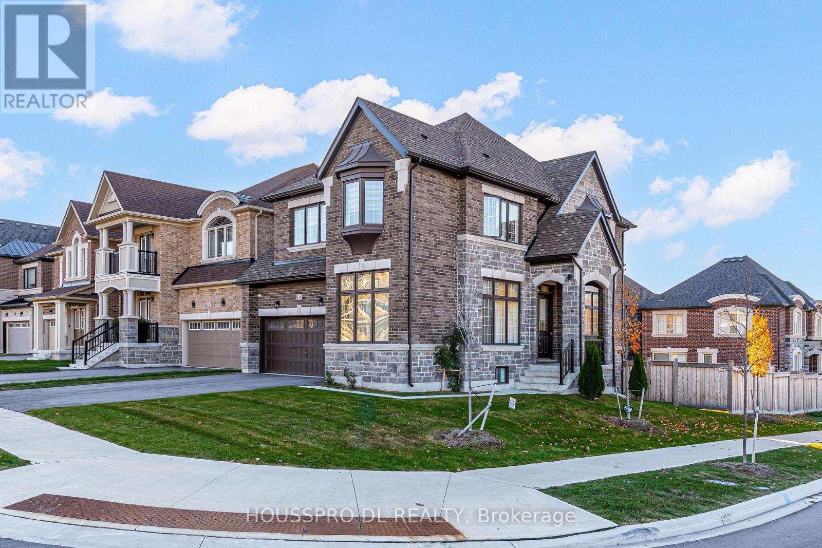 136 Carriage Shop Bnd, East Gwillimbury Queensville, ON L9N 0Y3