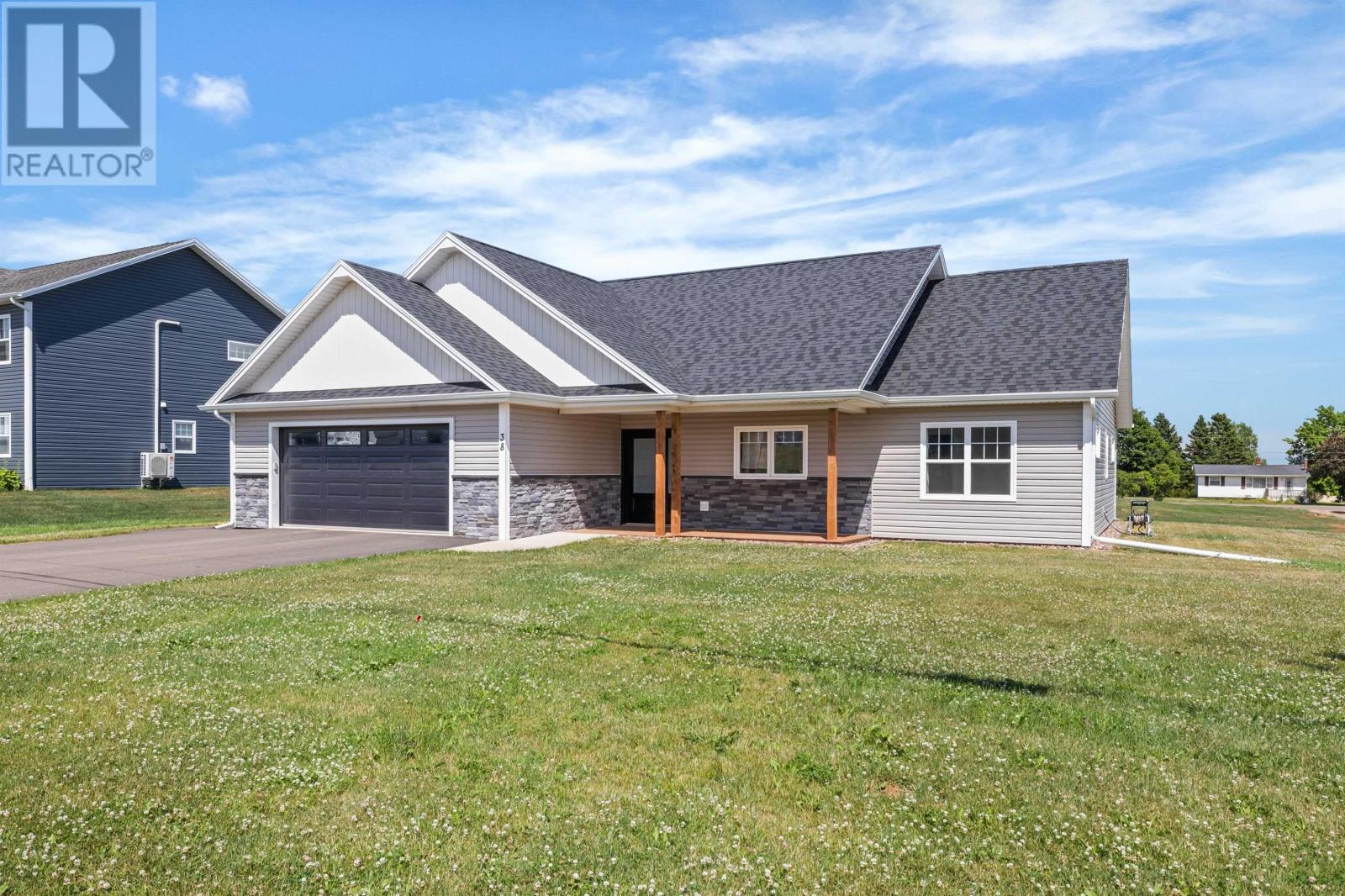 38 Anne Ave, Charlottetown, PE C1C 0X4