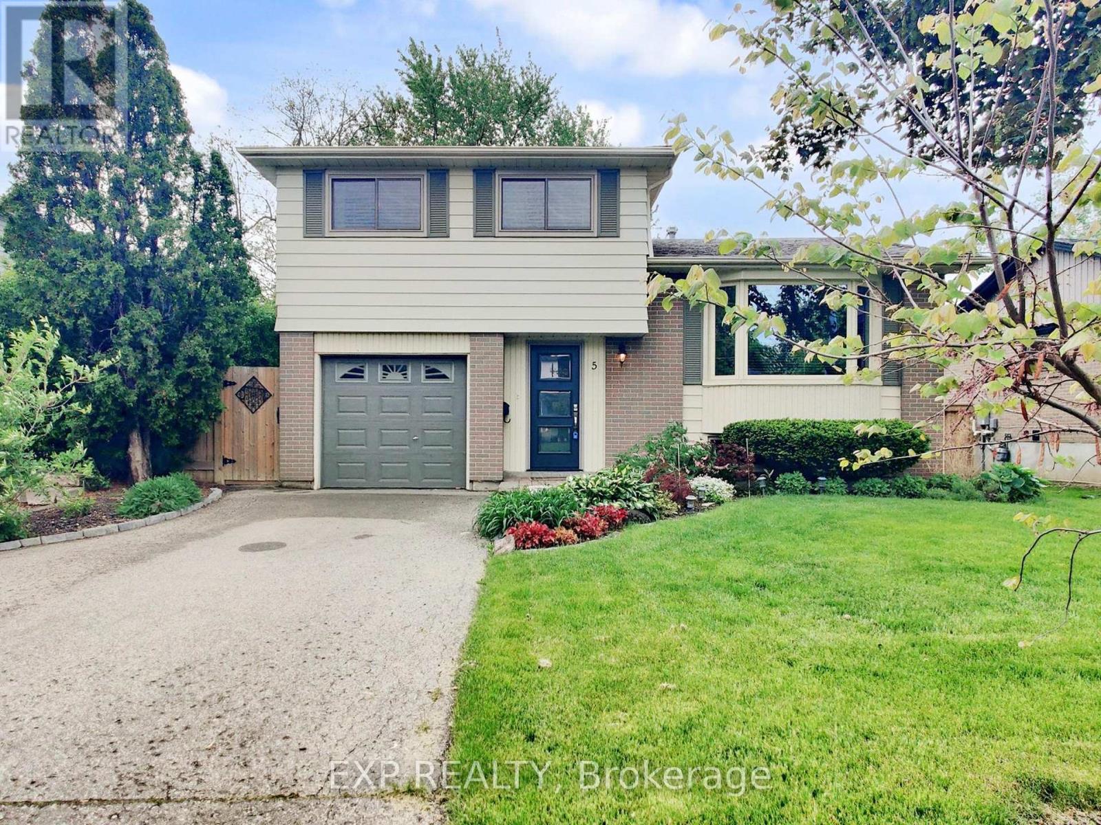 5 Lockton Cres, Brampton, ON L6W 1C2