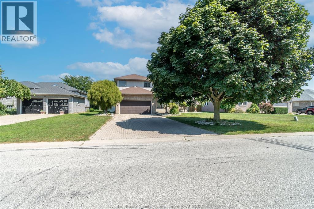 28 Carter Ave, Leamington, ON N8H 5E1