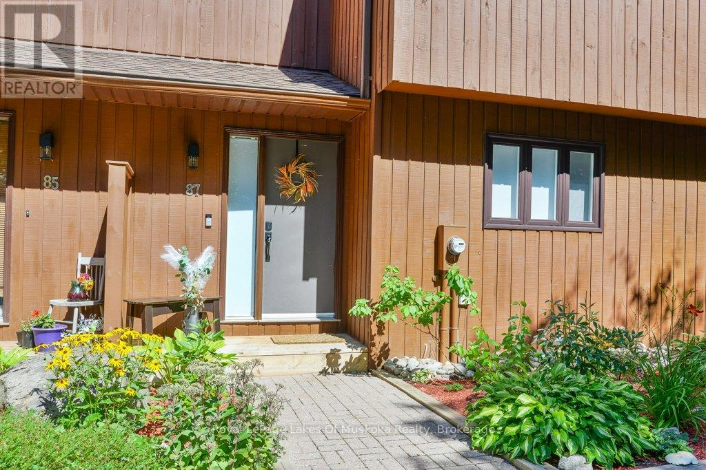 87 Southbank Dr, Bracebridge, ON P1L 1G3
