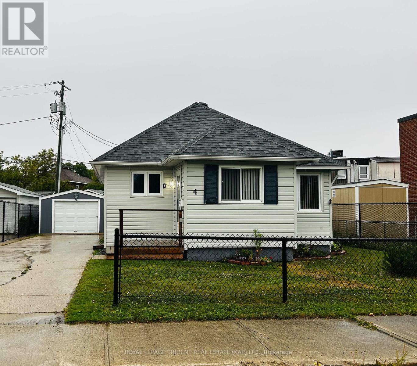 4 Empire Ave, Kapuskasing, ON P5N 1P8