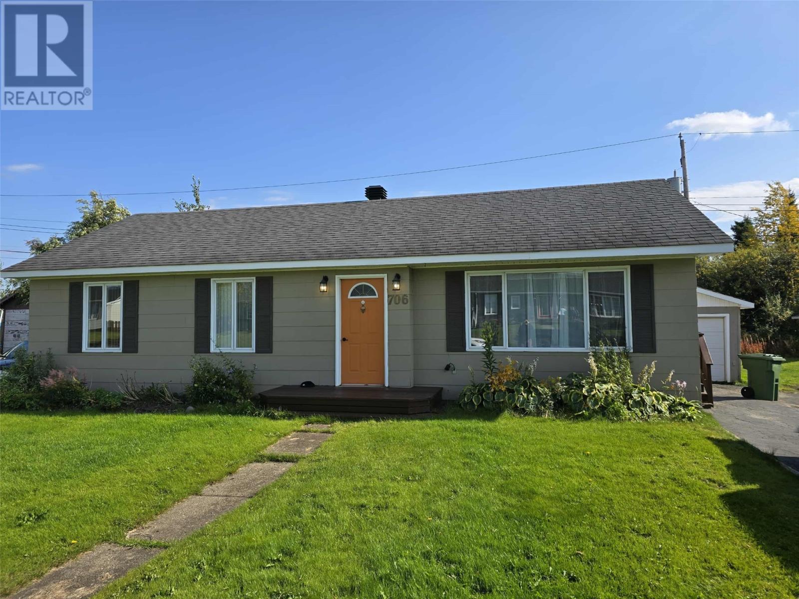 706 Durrell St, Labrador City, NL A2V 1J7