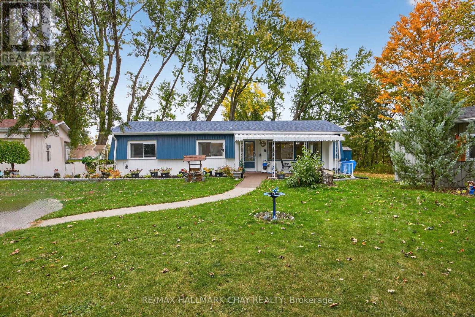 9 Locust Hill Ct, Innisfil, ON L9S 1R7
