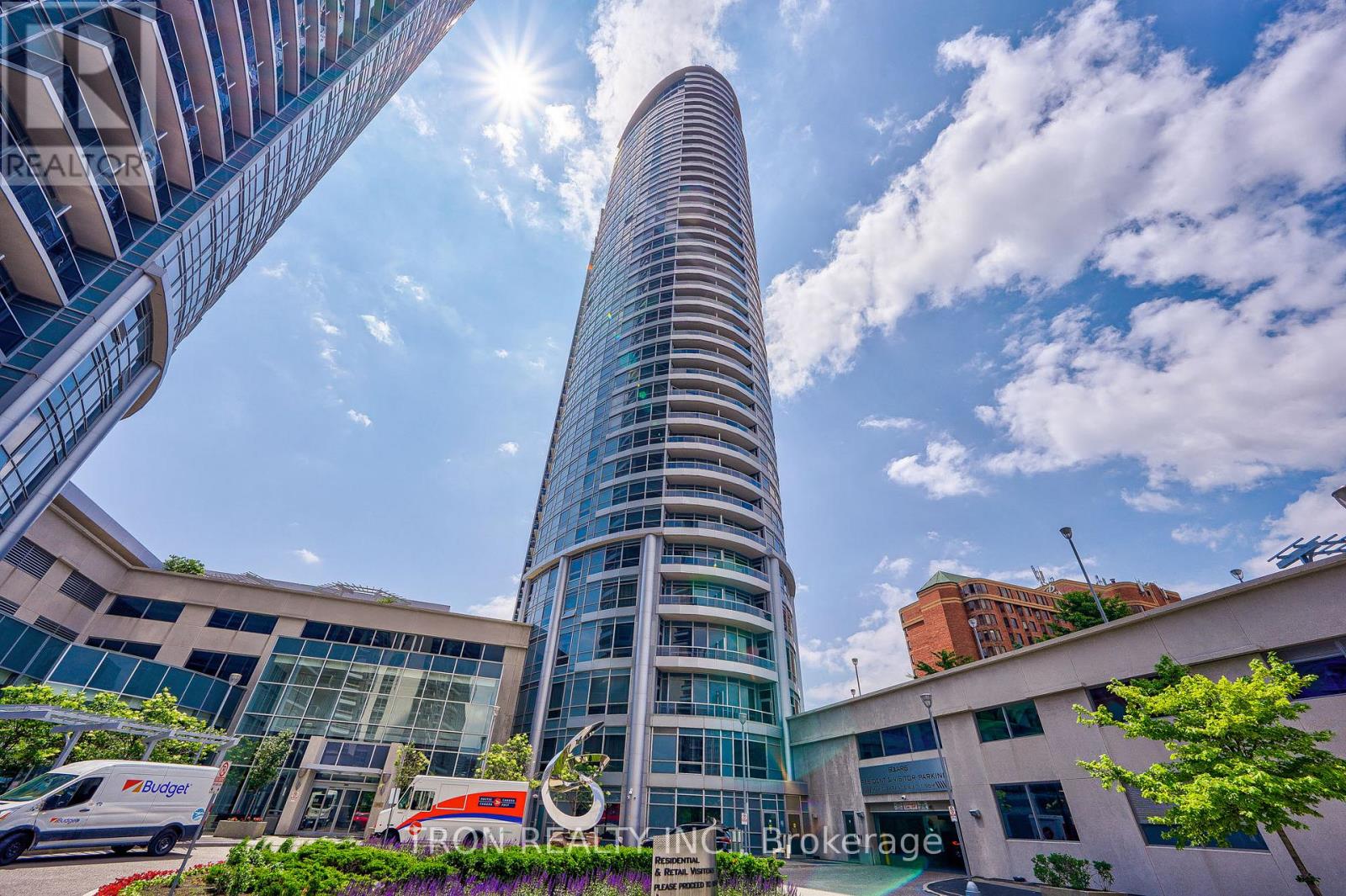 3102 125 Village Green Sq, Toronto, ON M1S 0L1