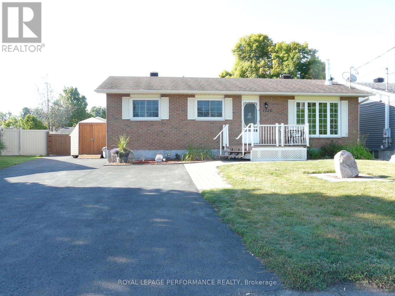 1225 Campeau Cres, Clarence-rockland, ON K4K 1B6