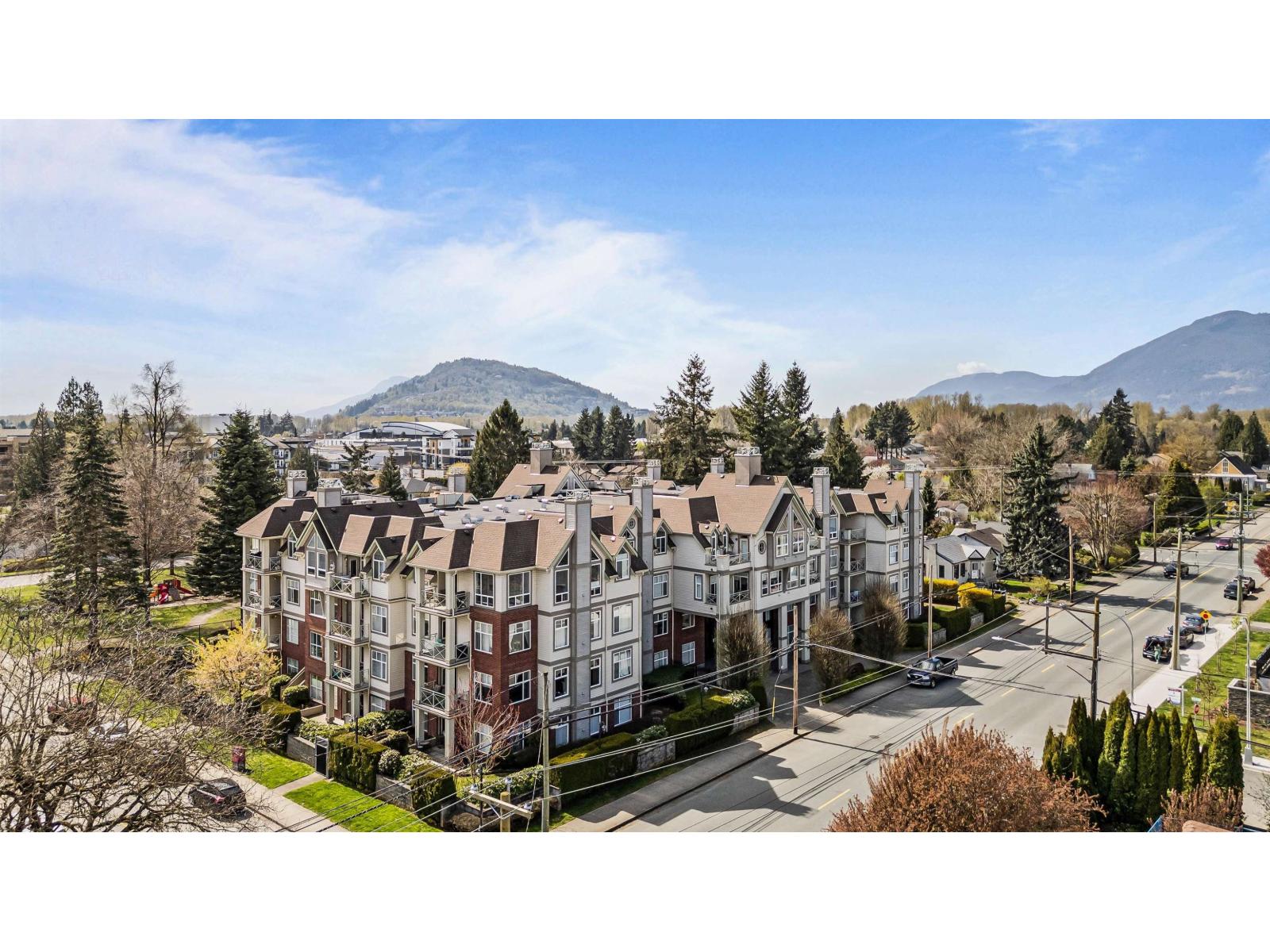 45700 Wellington Avenuechilliwack Proper West Unit 406, Chilliwack, BC V2P 2E4
