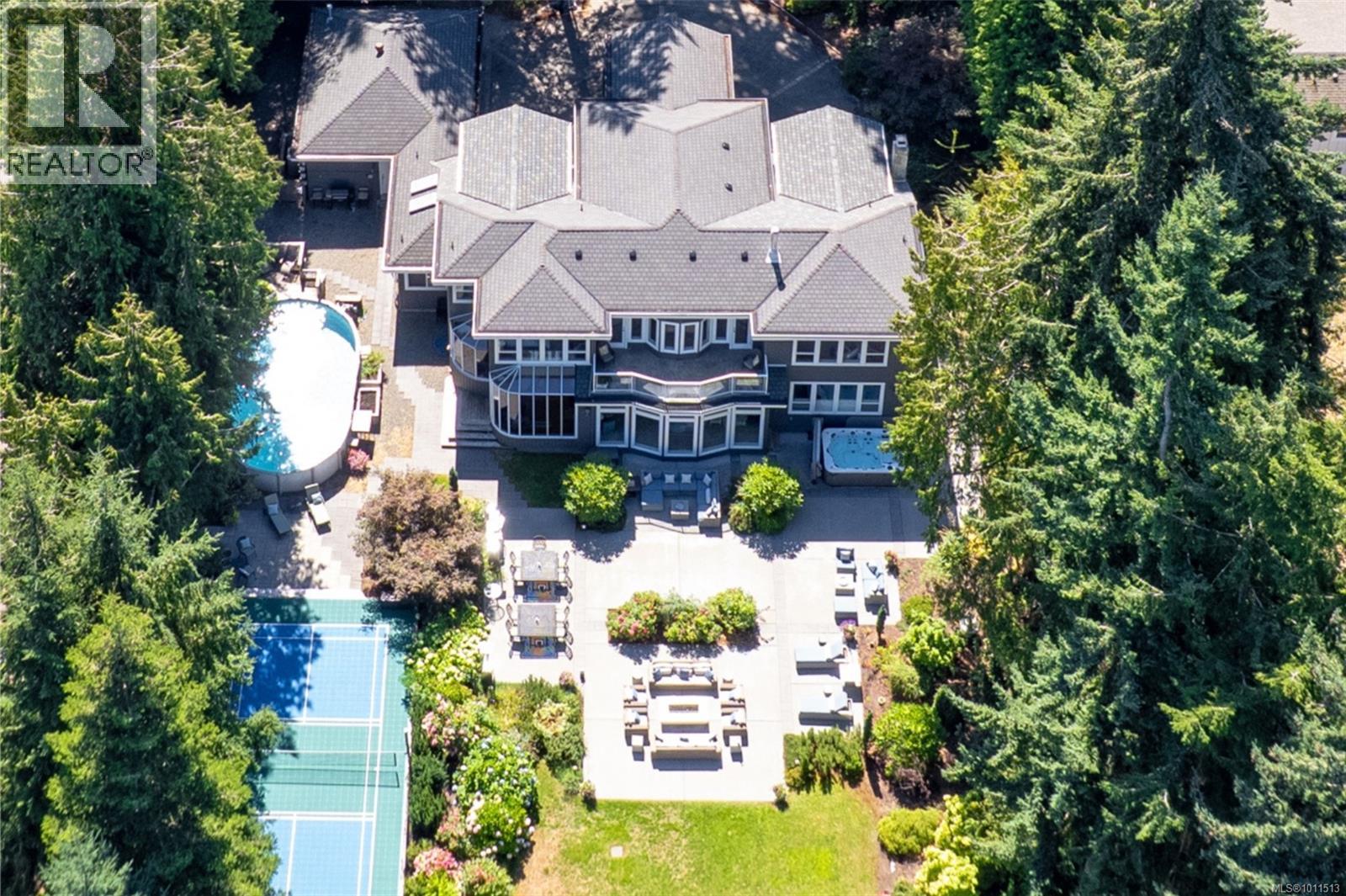 1895 Widgeon Rd, Qualicum Beach, BC V9K 1Y8