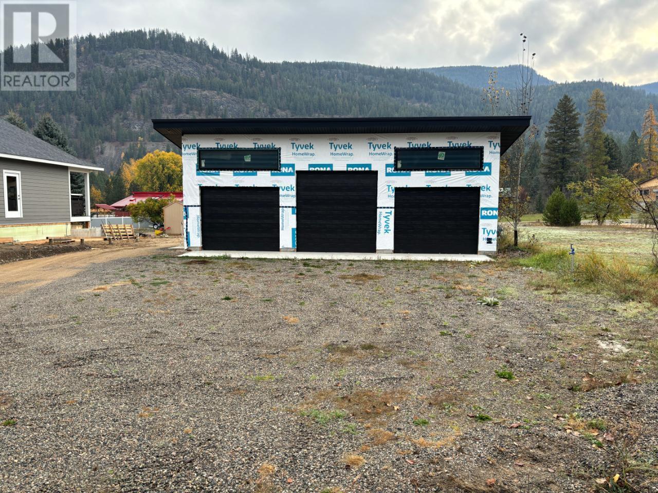 1650 Benniger Rd, Christina Lake, BC V0H 1E0