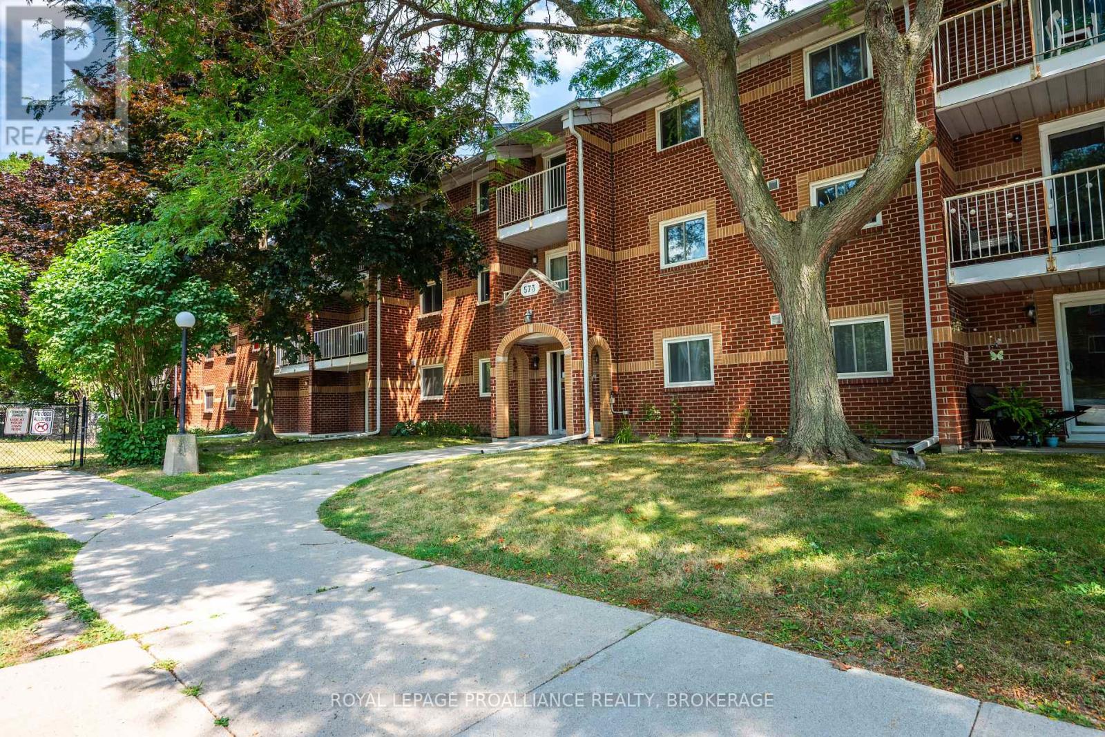 314 573 Armstrong Rd, Kingston, ON K7M 8J8