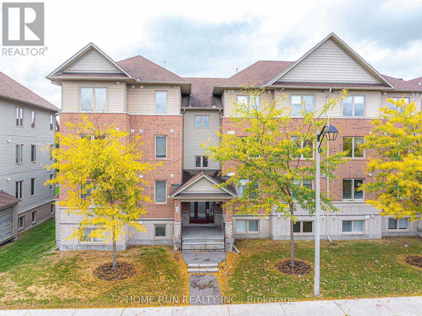 6 50 Barnstone Dr, Ottawa, ON K2G 6X2