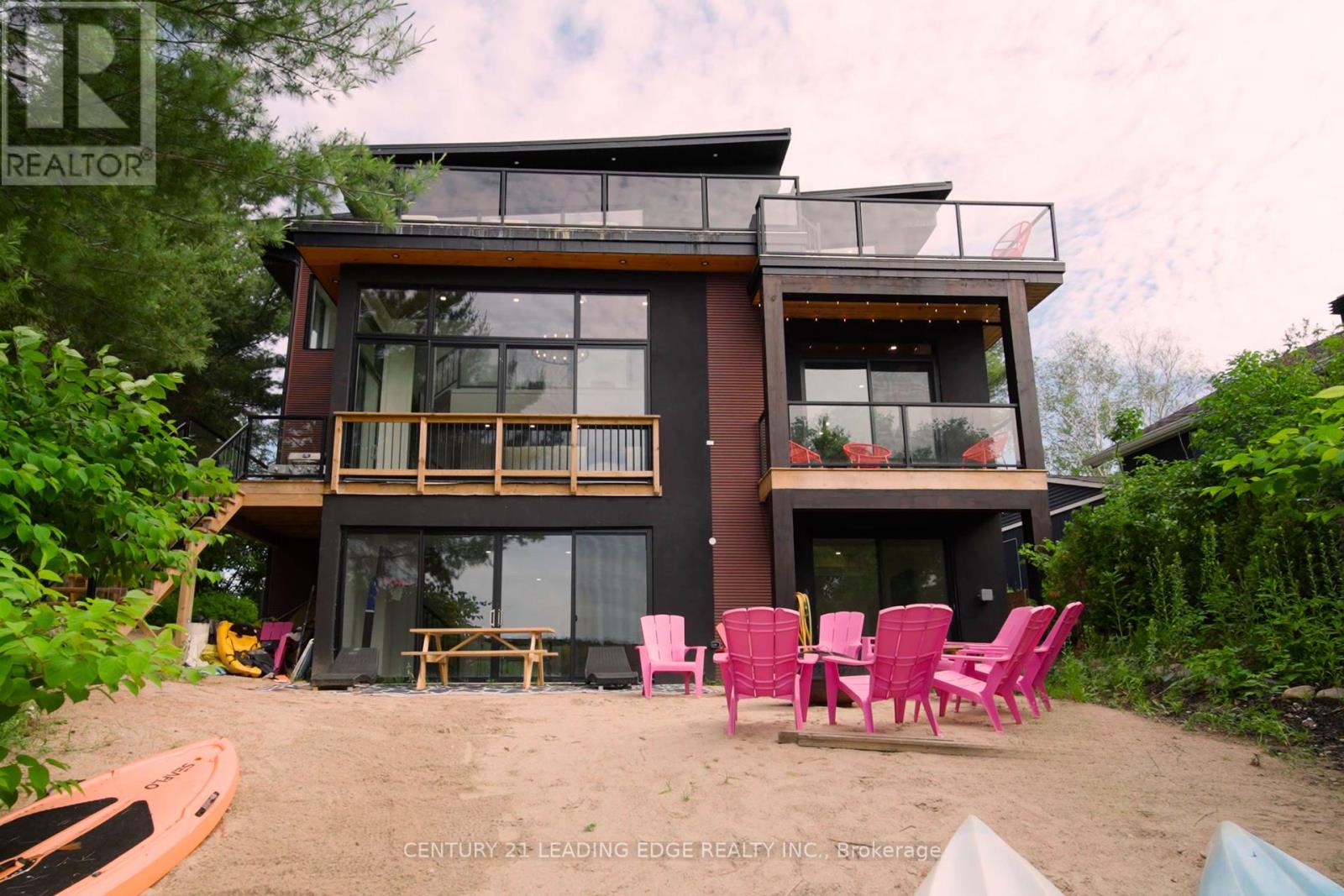 34 Ottawa Ave, South River, ON P0A 1X0