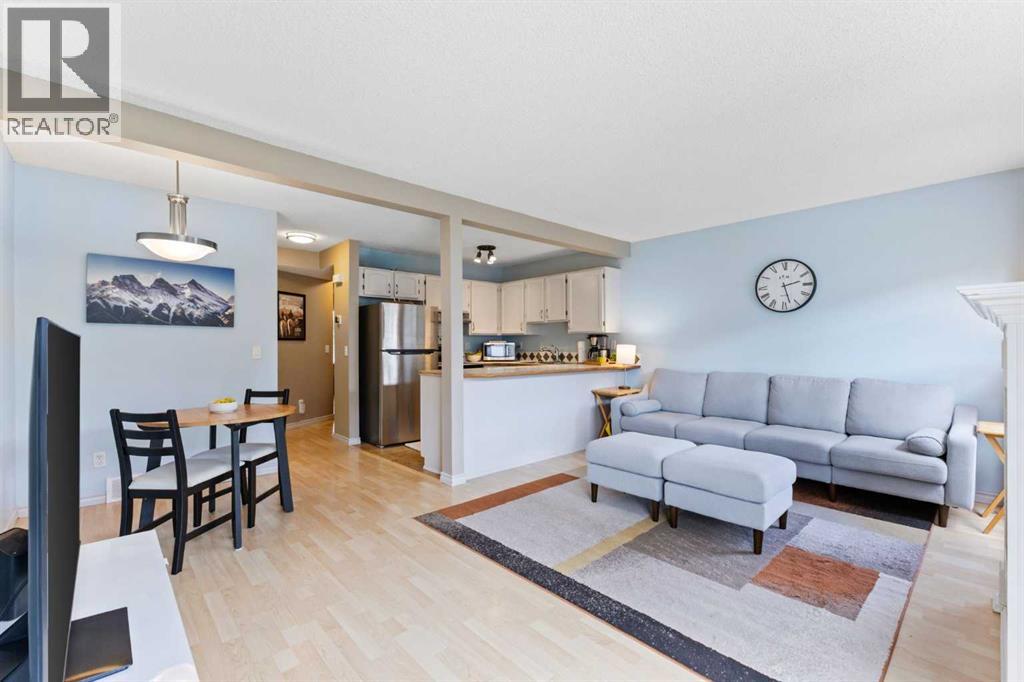 60 Country Hills Villas NW, Calgary, AB T3K 4S8