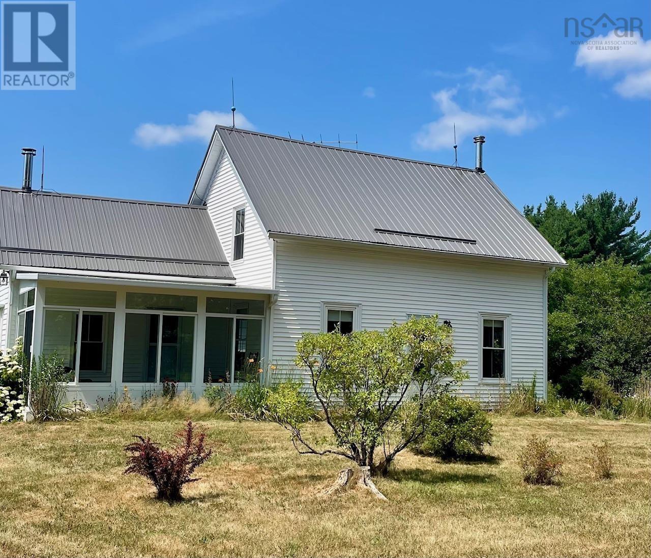 960 Highway 208, Simpsons Corner, NS B0R 1E0
